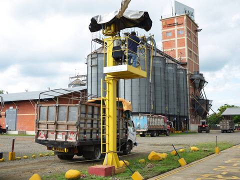 UNA desaparece y ahora debate es por quién se queda a cargo de silos y bodegas