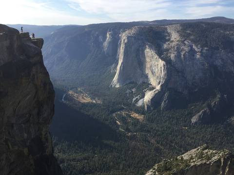Mueren 2 personas tras caer de un mirador del  Parque Nacional Yosemite
