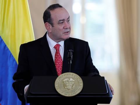“Covax es un fracaso”, dice presidente guatemalteco por retrasos en entrega de vacunas a través de mecanismo de OMS