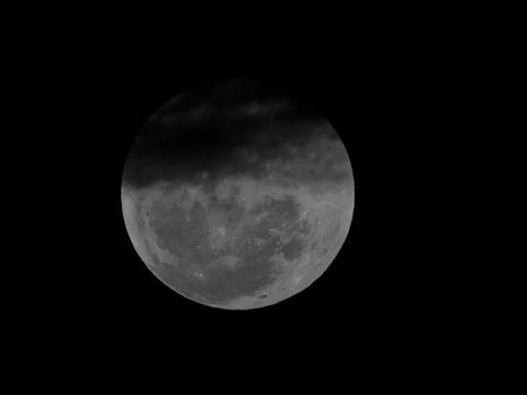 Eclipse de Luna de Sangre se puede observar sobre el cielo de Guayaquil