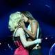 Madonna besa apasionadamente a Tokischa en su concierto en Nueva York: ‘Siempre es divertido pasar tiempo contigo’