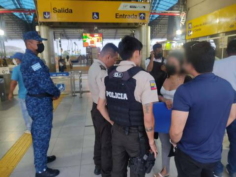 Un sujeto empezó a acosarla afuera de la Metrovía: así se debe proceder ante un acoso sexual en Guayaquil 
