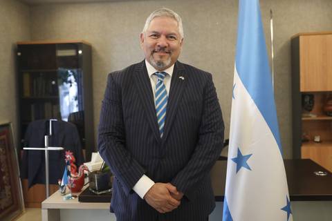 Canciller de Honduras dice que relación con Ecuador no se normalizará hasta que ‘no se vuelva a las condiciones iniciales del regreso de Glas a la Embajada de México’