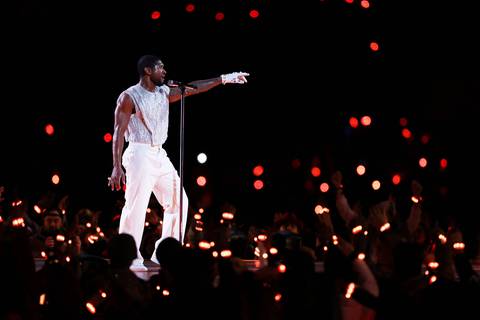 Usher conquista el medio tiempo del Super Bowl 2024 junto con Alicia Keys, H.E.R. y Will.i.am