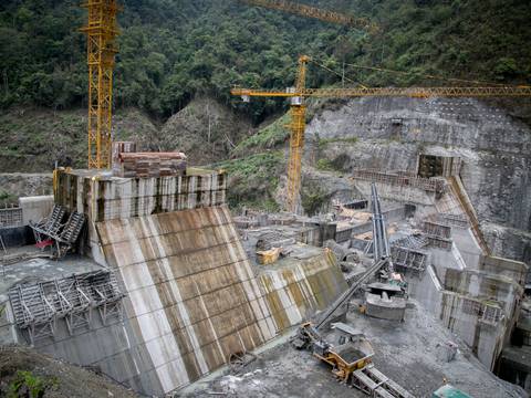 Contraloría identificó posible perjuicio al Estado por $  974.568 en construcción de la hidroeléctrica Toachi Pilatón