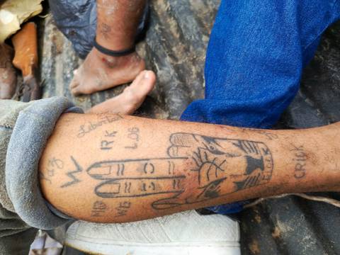 Detienen a presuntos integrantes de grupos terroristas con armas de fuego y droga, en varios sectores de Esmeraldas 