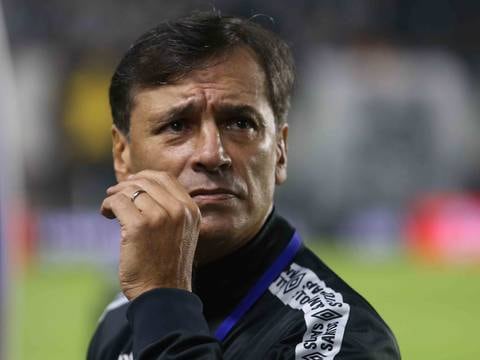 ¿Fabián Bustos le ganó en la FIFA al Santos FC una millonaria demanda?