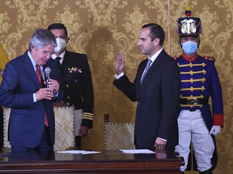 Juan Carlos Holguín tomó posesión como nuevo canciller de Ecuador