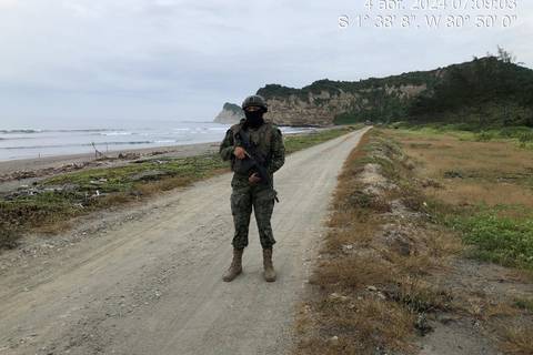 Encuentran una pista clandestina y armas en Puerto López  