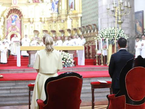 Daniel Noboa participa de una misa en la Catedral de Quito antes de su posesión como presidente