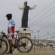 Incendio daña estatua de Cristo del Pacífico en Lima antes de la llegada del Papa Francisco