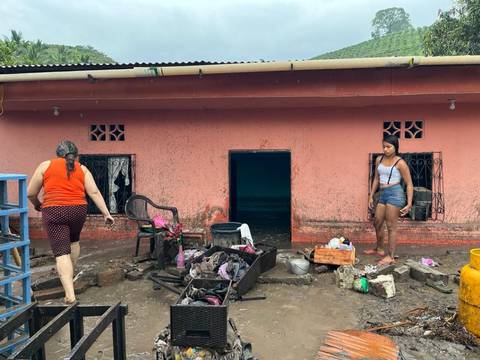 Más de un centenar de viviendas inundadas y pérdidas de enseres en zonas rurales de Portoviejo tras fuerte lluvia