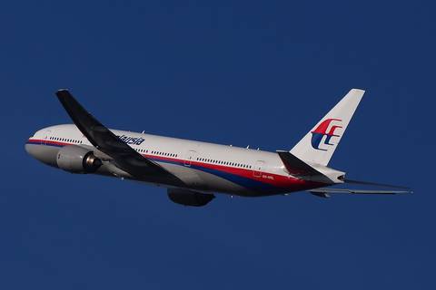 La escalofriante teoría sobre la desaparición del avión de Malaysia Airlines según un experto que participó en la búsqueda de la aeronave
