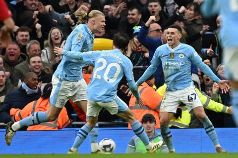 Doblete de Phil Foden y un gol de Erling Haaland dan el triunfo al City en el derbi de Manchester por Premier League
