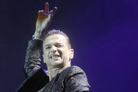 Depeche Mode conquista festival con sonido ecléctico y minimalista