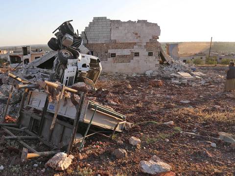 Enfrentamientos en Siria dejan al menos 100 combatientes muertos, según ONG