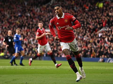 Manchester United golea a Leicester y le pisa los talones a Manchester City y Arsenal