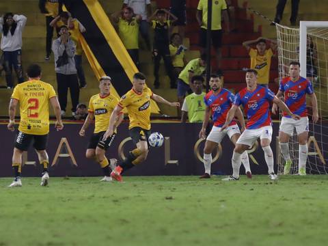 Cerro Porteño evita a sus hinchas a su arribo a Asunción tras eliminación a manos de Barcelona SC del repechaje a la Copa Sudamericana