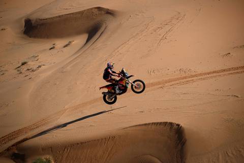 Lluvias ponen en apuros etapa en rally Dakar