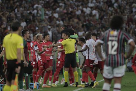 Enner Valencia provoca expulsión de jugador de Fluminense y posteriormente Inter alcanza el empate