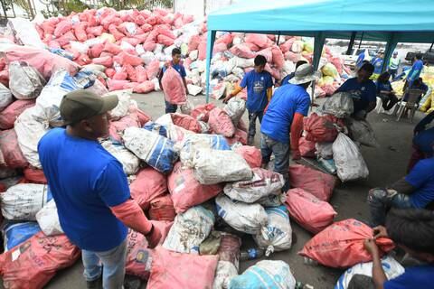 Recolectan 22.000 sacos de desechos en zona del golfo de Guayaquil