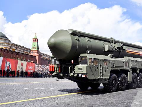Vladimir Putin ordena ejercicios nucleares en Rusia, en respuesta al envío de tropas occidentales a Ucrania