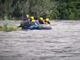 Rescatan a adolescente que había quedado atrapado en el río Chambo