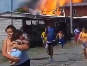 Incendio en Chipe destruye cuatro casas, hay 20 personas afectadas