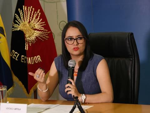 Verónica Artola informa que el candidato presidencial Andrés Arauz fue desvinculado del Banco Central del Ecuador en mayo del 2020 con la compra de su renuncia obligatoria y el pago de una indemnización