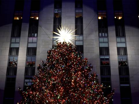 Así fue la ceremonia de iluminación del árbol de Navidad del Rockefeller Center