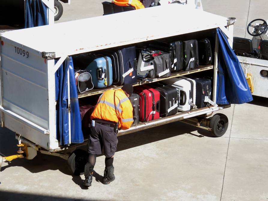 Qué no se puede en el equipaje bodega de un avión? | Internacional | Noticias El Universo