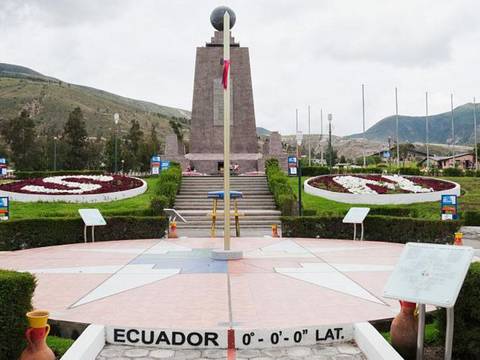 ¿Dónde está exactamente el ecuador en Ecuador?