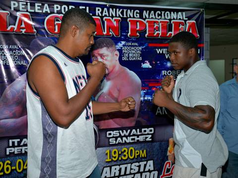 Ytalo Perea enfrenta a su maestro en el boxeo