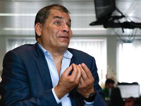 El movimiento MANA expulsó a Rafael Correa