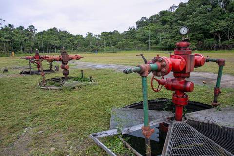 Petroecuador asegura que avanza en el apagado y eliminación de 424 mecheros en Sucumbíos y Orellana, plan incluye reemplazo por nuevas tecnologías 
