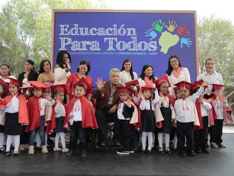 Presidente Moreno participó en ceremonia de graduación de menores de 3 y 4 años 