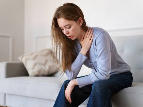 Cómo es el dolor de un ataque cardíaco en las mujeres que lo diferencia al de los hombres