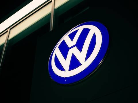 La marca VW del grupo Volkswagen dejará de vender motores a combustión en Europa antes de 2035