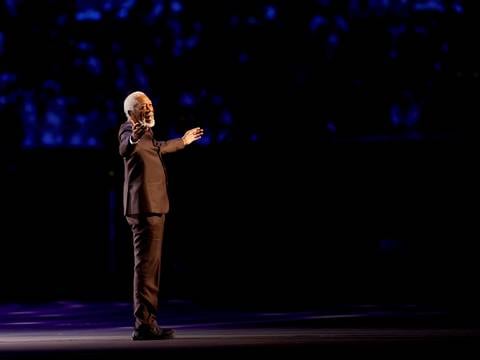Fanáticos lo tildan de “vendido” y el “agente durmiente de Qatar 2022”: Morgan Freeman reaparece en la ceremonia inaugural del Mundial y las redes explotan contra el actor