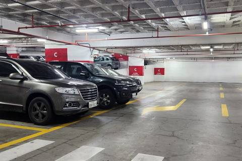 Los estacionamientos municipales en Quito operarán con horario regular durante el feriado