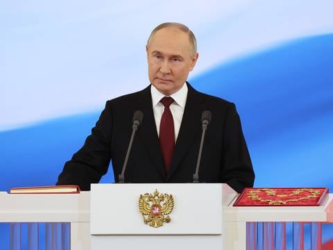 Vladimir Putin comienza su quinto mandato augurando triunfo en conflicto contra Ucrania