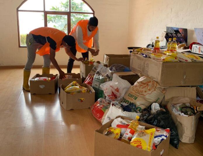 Entidades recolectan vituallas para afectados por sismo que ya superan las 1.100 personas