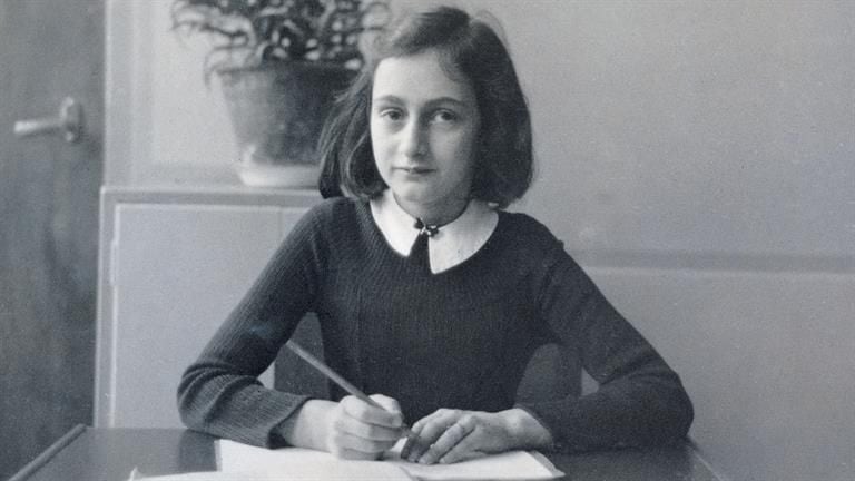 Libro revela a individuo que habría traicionado a Ana Frank