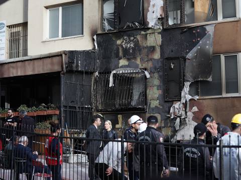Incendio en discoteca turca deja 29 trabajadores fallecidos durante unas obras sin licencia