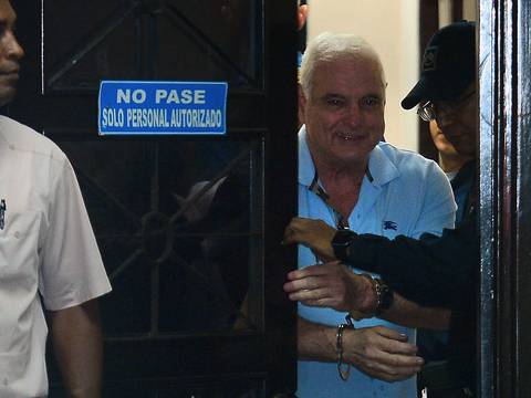 Expresidente de Panamá hospitalizado en cuidados intensivos