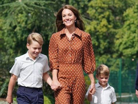 Kate Middleton protagoniza una tierna foto en el Día de las Madres en Reino Unido y no incluye al príncipe William: George, Charlotte y Louis se ven protectores con su amada madre en una imagen inédita