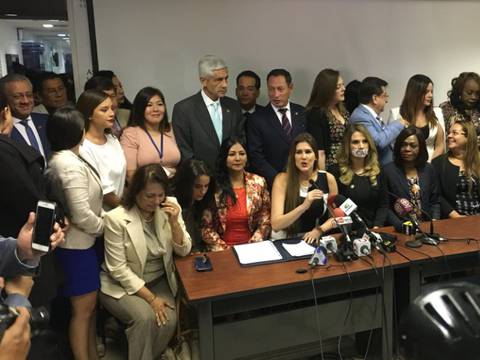 Cristina Reyes sancionada por decir que el CAL es 'consejo de alcahuetería legislativa'