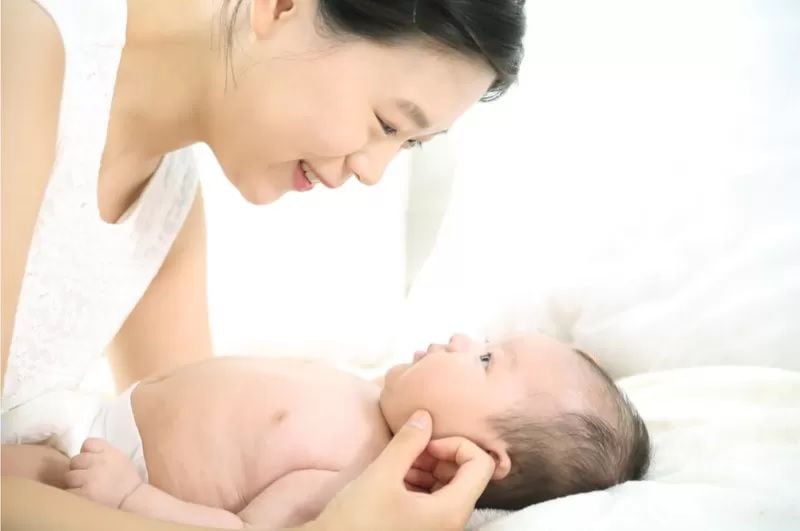 “Estamos en huelga de tener bebés”: el país con la natalidad más baja del mundo (y las consecuencias de este fenómeno)