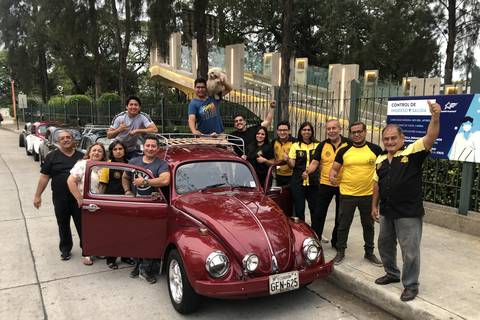 Un club guayaquileño reúne a fanáticos de los escarabajos Volkswagen