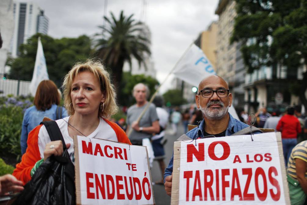Argentinos salen a las calles a protestar contra 'tarifazos' | Internacional | Noticias | El Universo